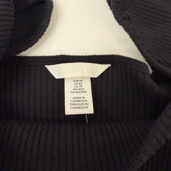 H&M Black Ribbed Top - Picture 3 of 3